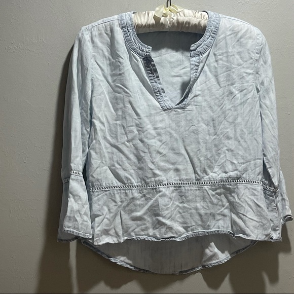 CHELSEA & VIOLET Women’s Blue Chambray Lyocell Peplum Top Bell Sleeves - Picture 2 of 9